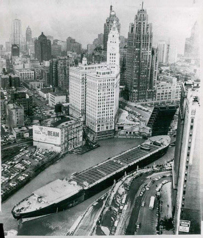 The Marine Angel traveling the Chicago River. Copies of this photo are available at the Library of Congress.