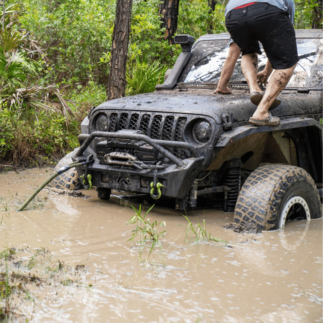 jeep using Kinetic-X recovery rope
