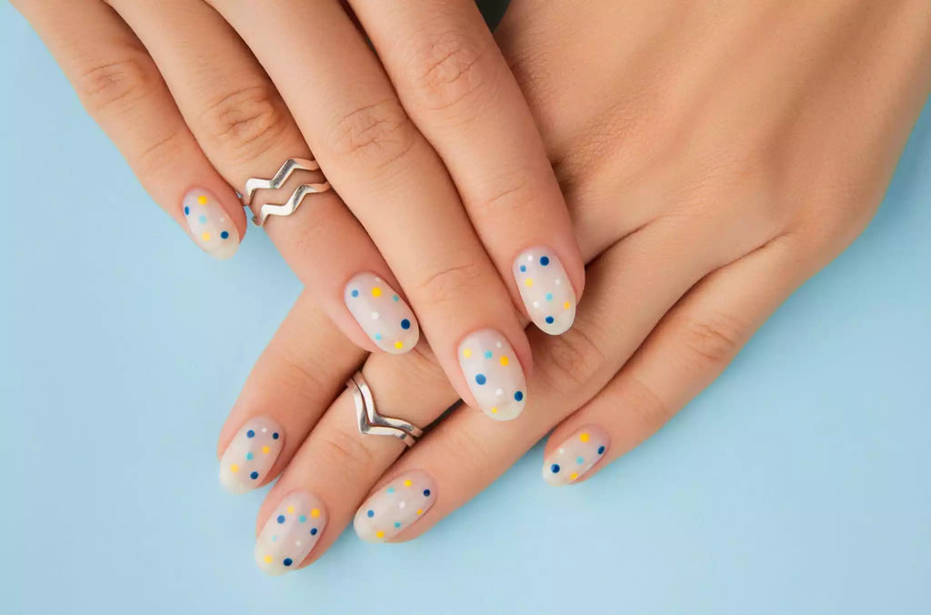 Press-on nails : manucure tendance et pas cher