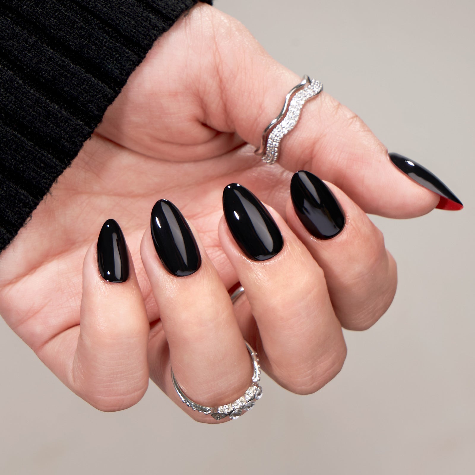 Ongles noirs vernis