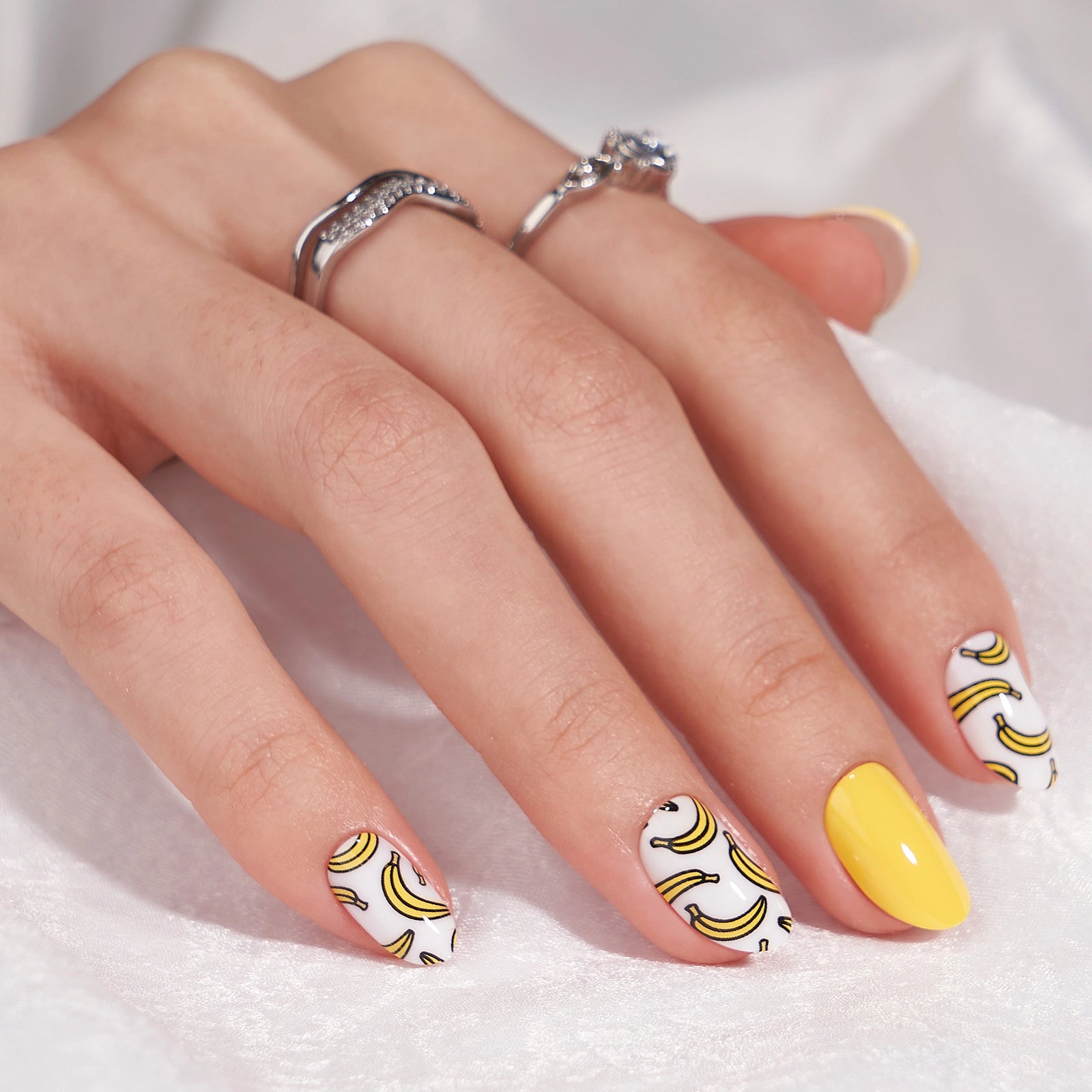 Banana Breeze Nailz