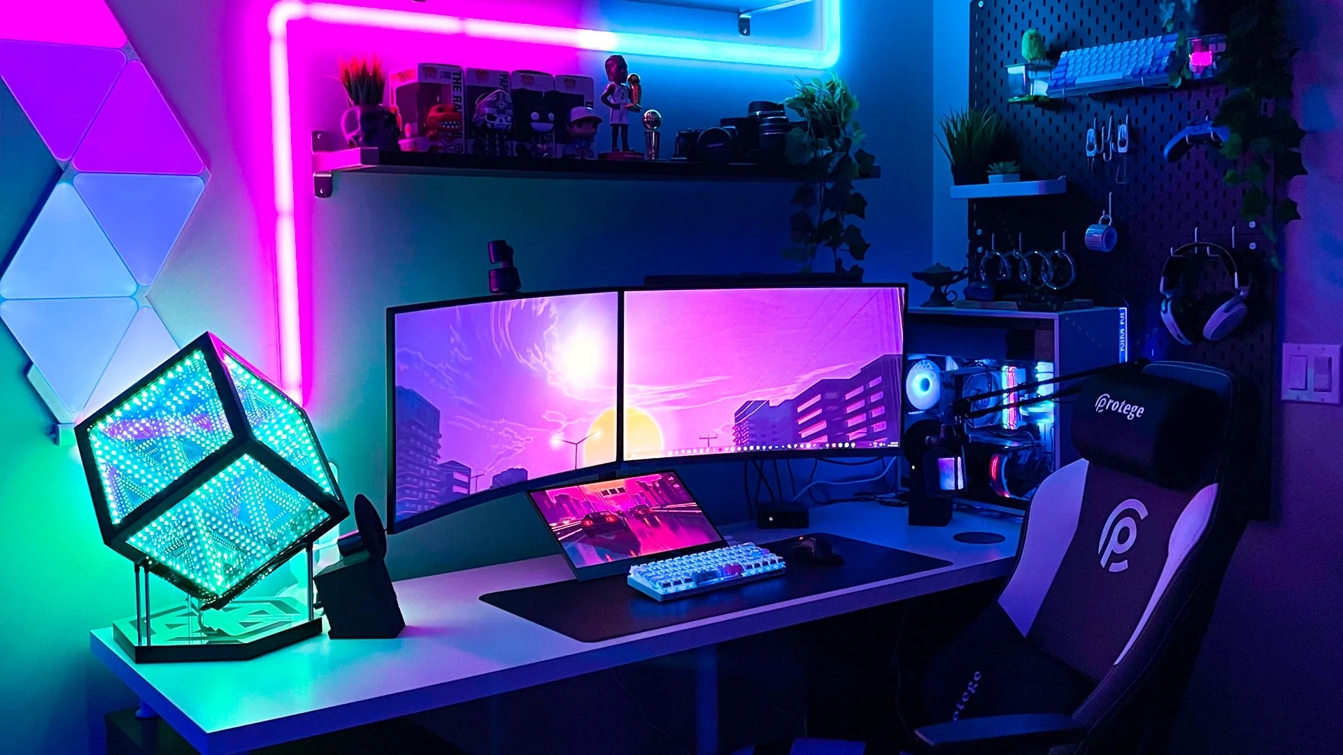 Gamer computer-set up with LED strip lights and a HyperCube for decorative lighting ideas