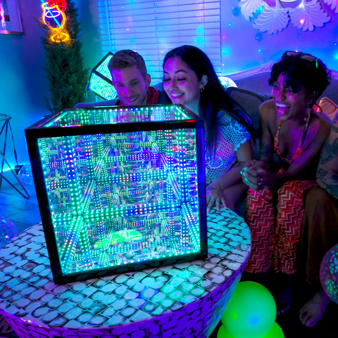 friends looking at infinity cube