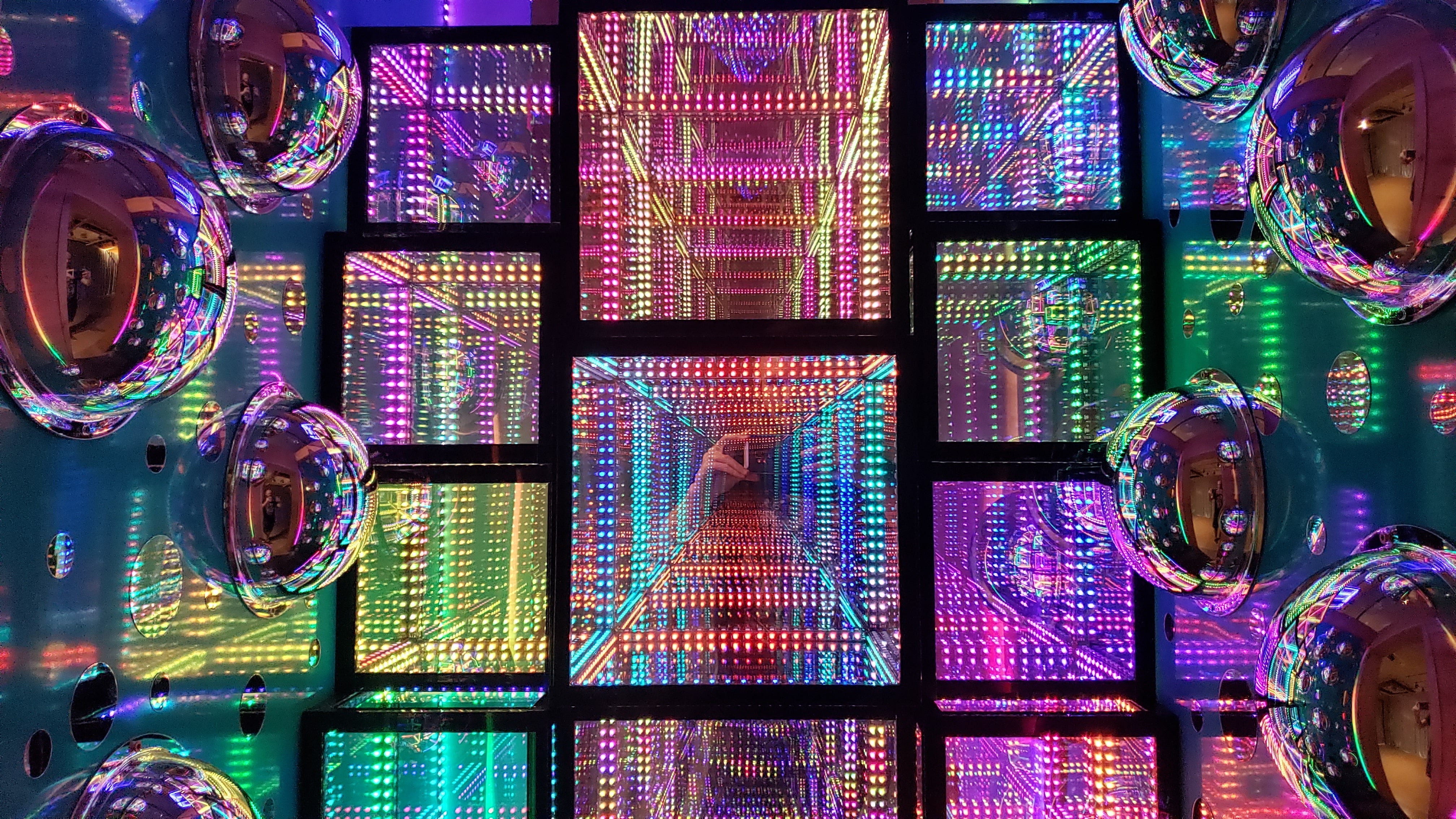 infinity mirror on display