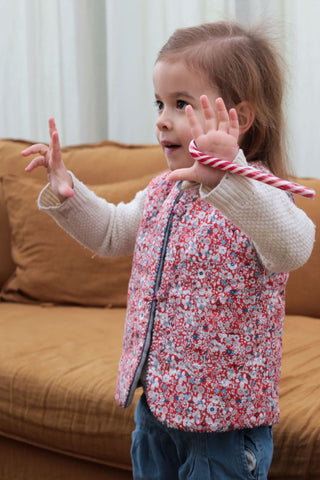 Gilet rose fille. Gilet sans manches fille. Vêtements bébé. 