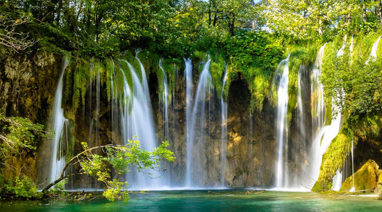A beautiful photo of a waterfall