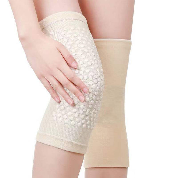 Self-heating knee pads