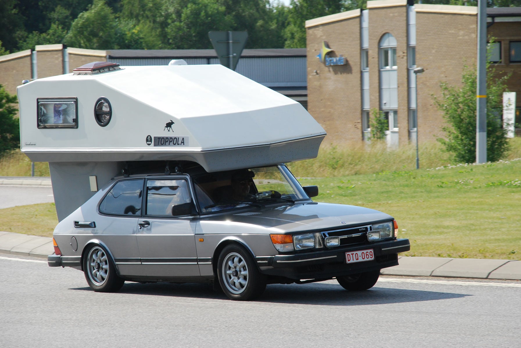 Saab Toppola rounding a corner