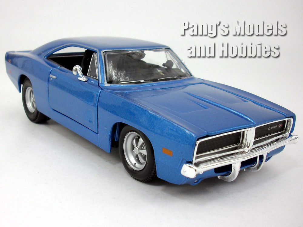 Dodge Charger R/T (1969) 1/25 Scale Diecast Metal Model by Maisto ...