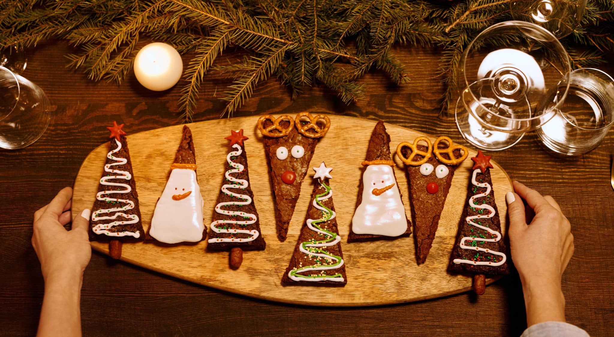 Platters with Christmas tree ornaments