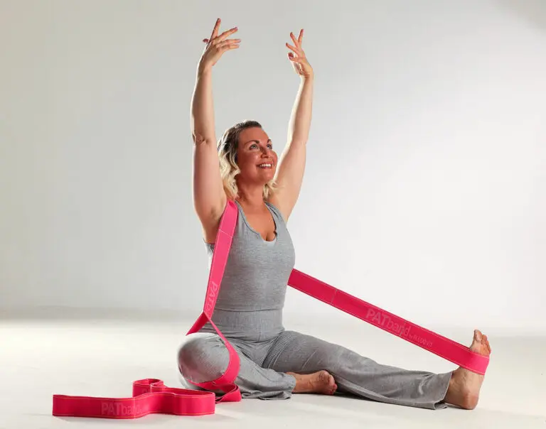 Yoga and strength training – with the yoga band from FLEXVIT