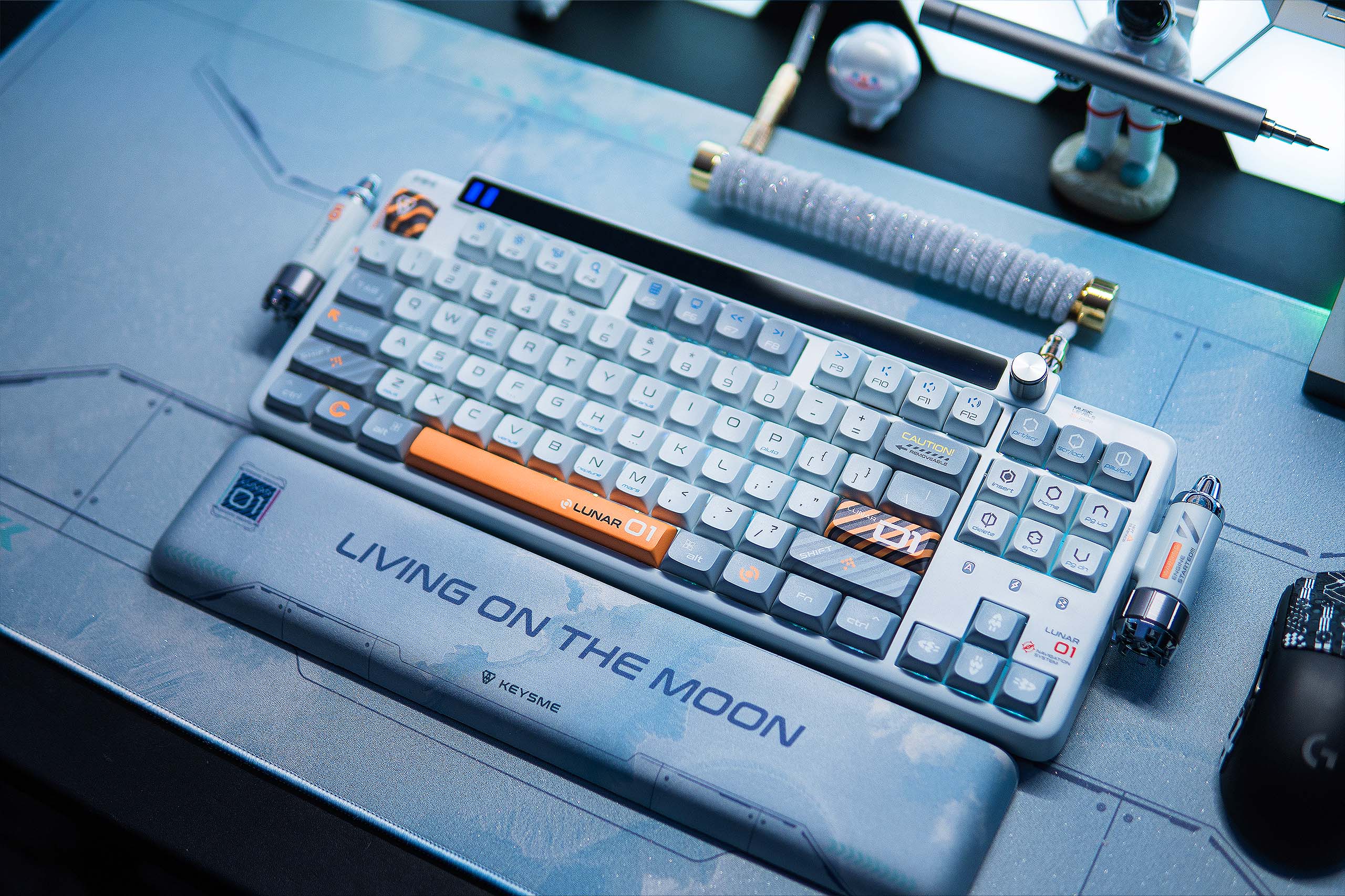 keysme lunar 01 spaceship custom wireless mechanical keyboard - 副本.jpg__PID:df8a916b-489c-42db-bd2b-3fbdff735409