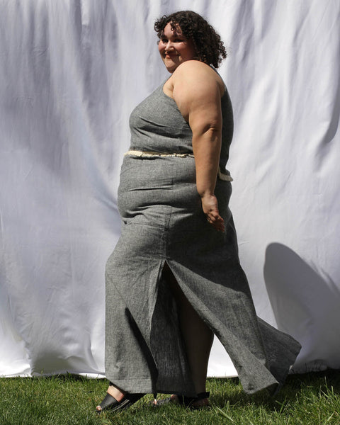 Belle hemp skirt on a plus size model