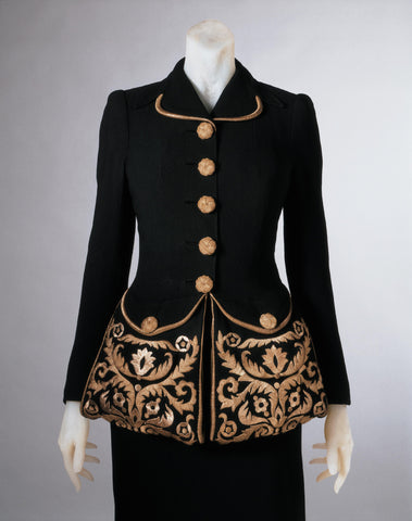 Elsa Schiaparelli coat with pockets 1940
