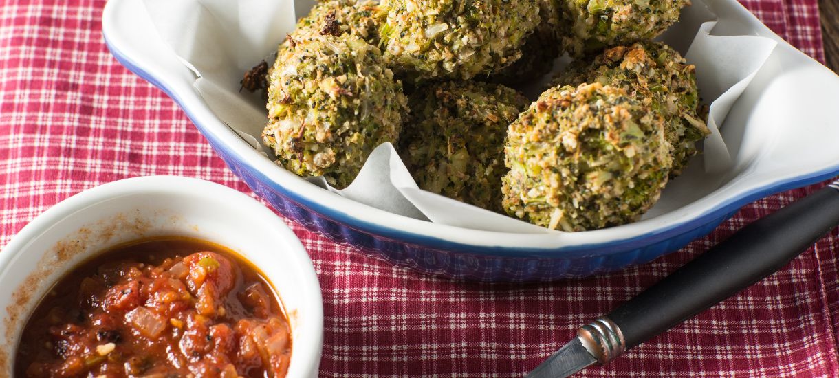 Meatballs with Dipping Sauce