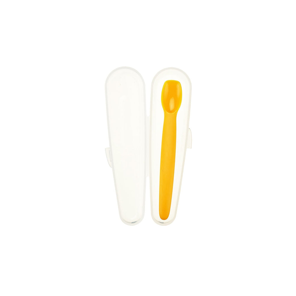 https://cdn.shopify.com/s/files/1/0664/6556/2870/products/silicone-baby-spoon-w-carrying-case-389039_1024x1024.jpg?v=1677237119