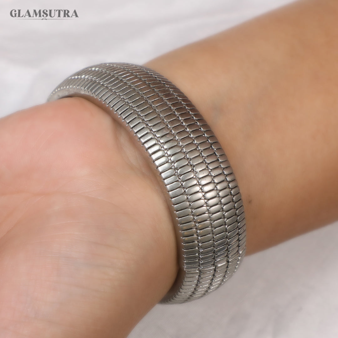 Louis Vuitton Leather Bracelet – Theglamsutra