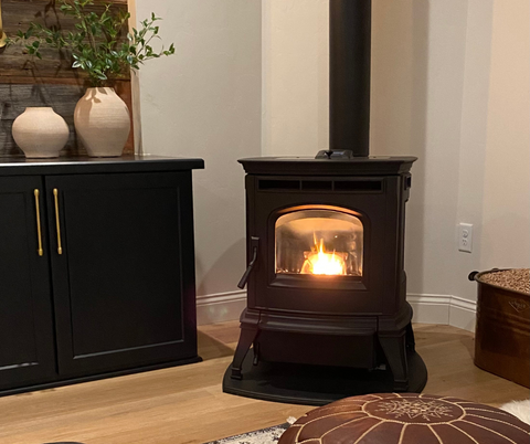 Image of a Harman Absolute43 pellet stove in a living stove