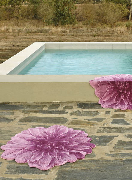 Dalhia flower bathroom rug