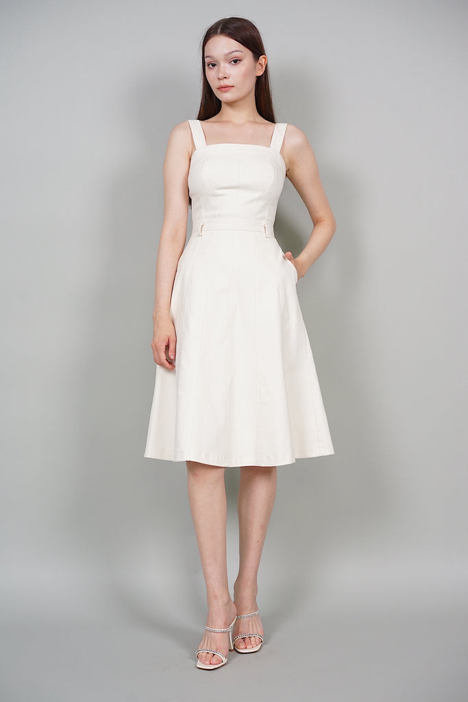 Frances Midi Dress in – White