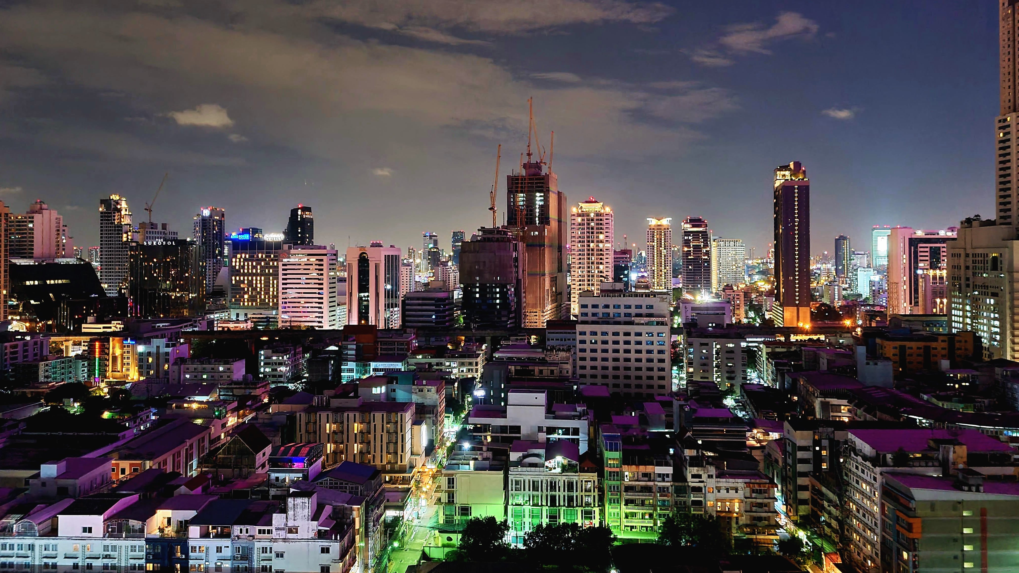 bangkok-la-nuit-vue-de-la-chambre-hotel-pratunam