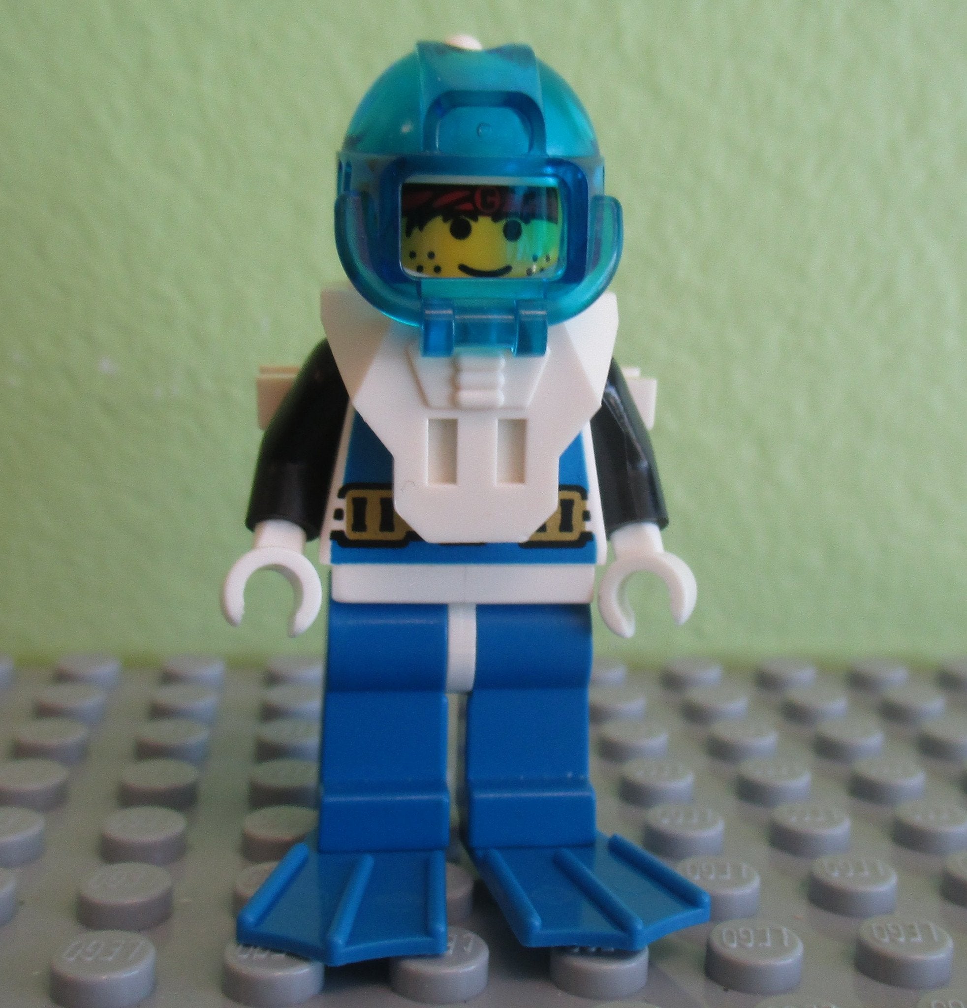 Aquanaut 1 With Blue Flippers Lego Minifigures Aquazone Aquanauts Creative Brick Builders