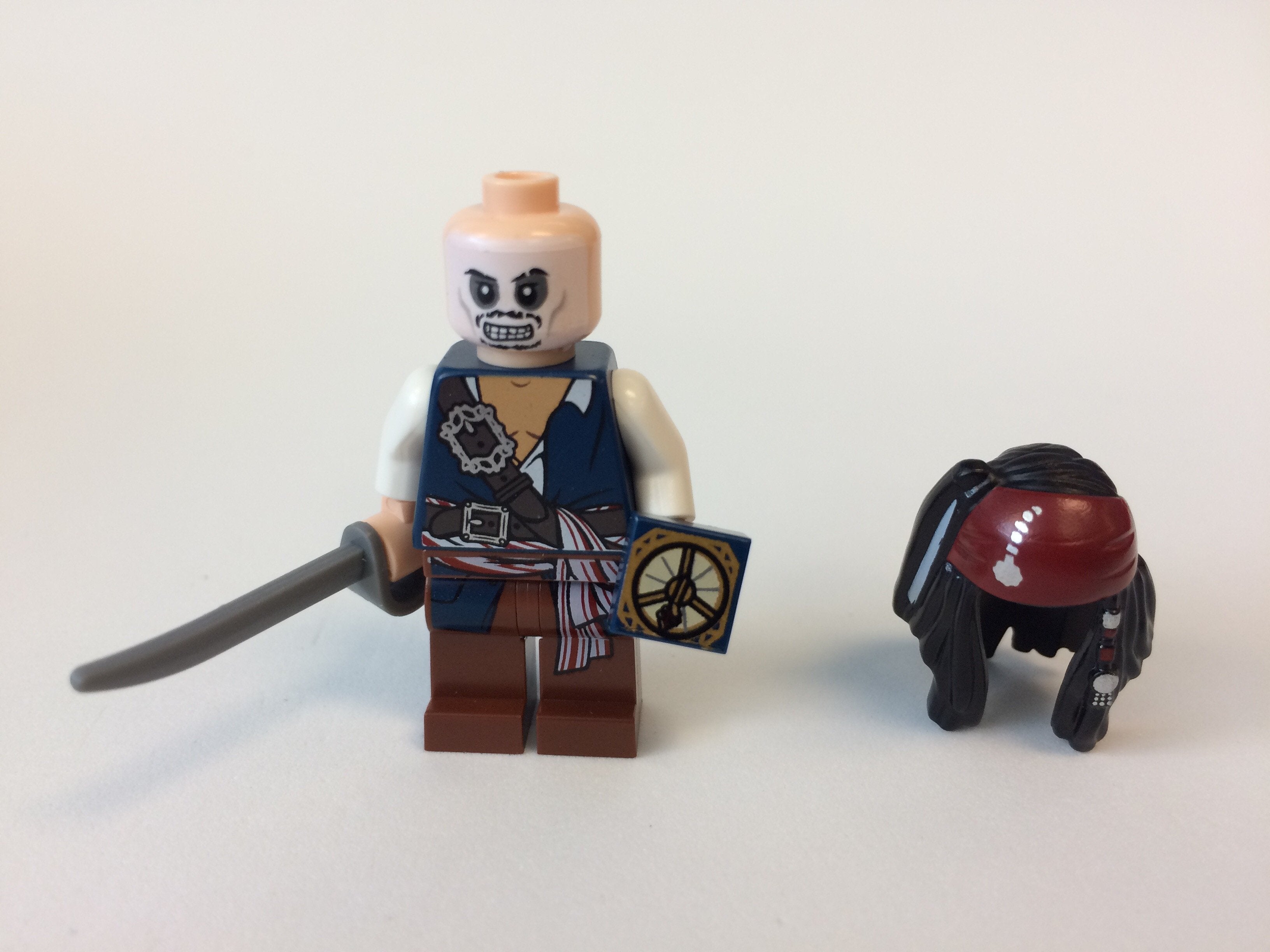 lego skeleton pirates