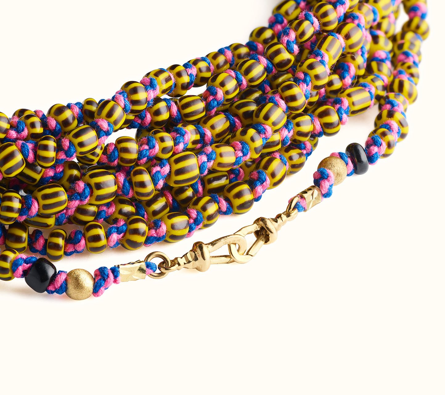 Mauli beads ghana yellow & black 4m - Marie Lichtenberg