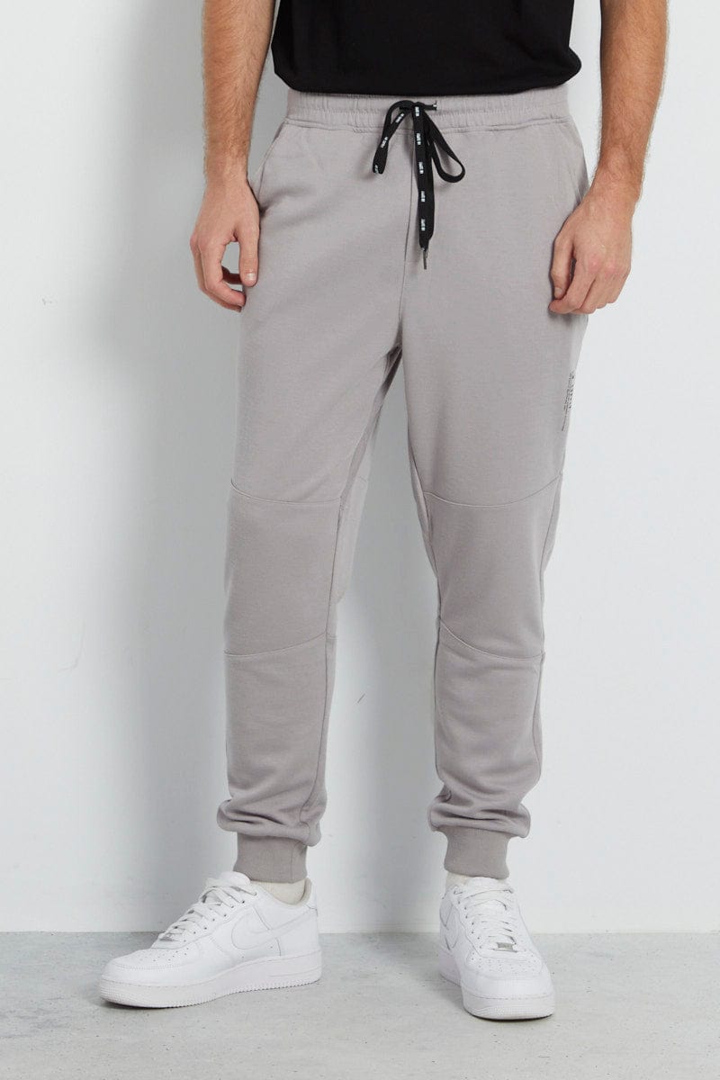 How to Wear Jogger Outfits for Men: Comfort Meets Fashion | Dapper  Confidential Shop | Mens joggers outfit, Mens outfits, Fashion joggers