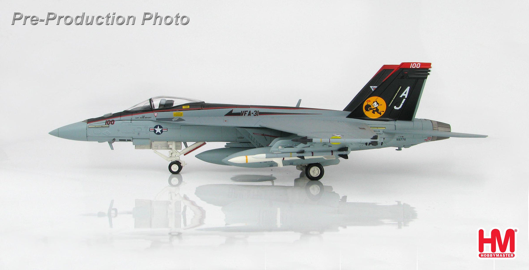 F/A-18A 実機使用キーホルダー アメリカ海軍 戦闘機 TOPGUN 完売品-