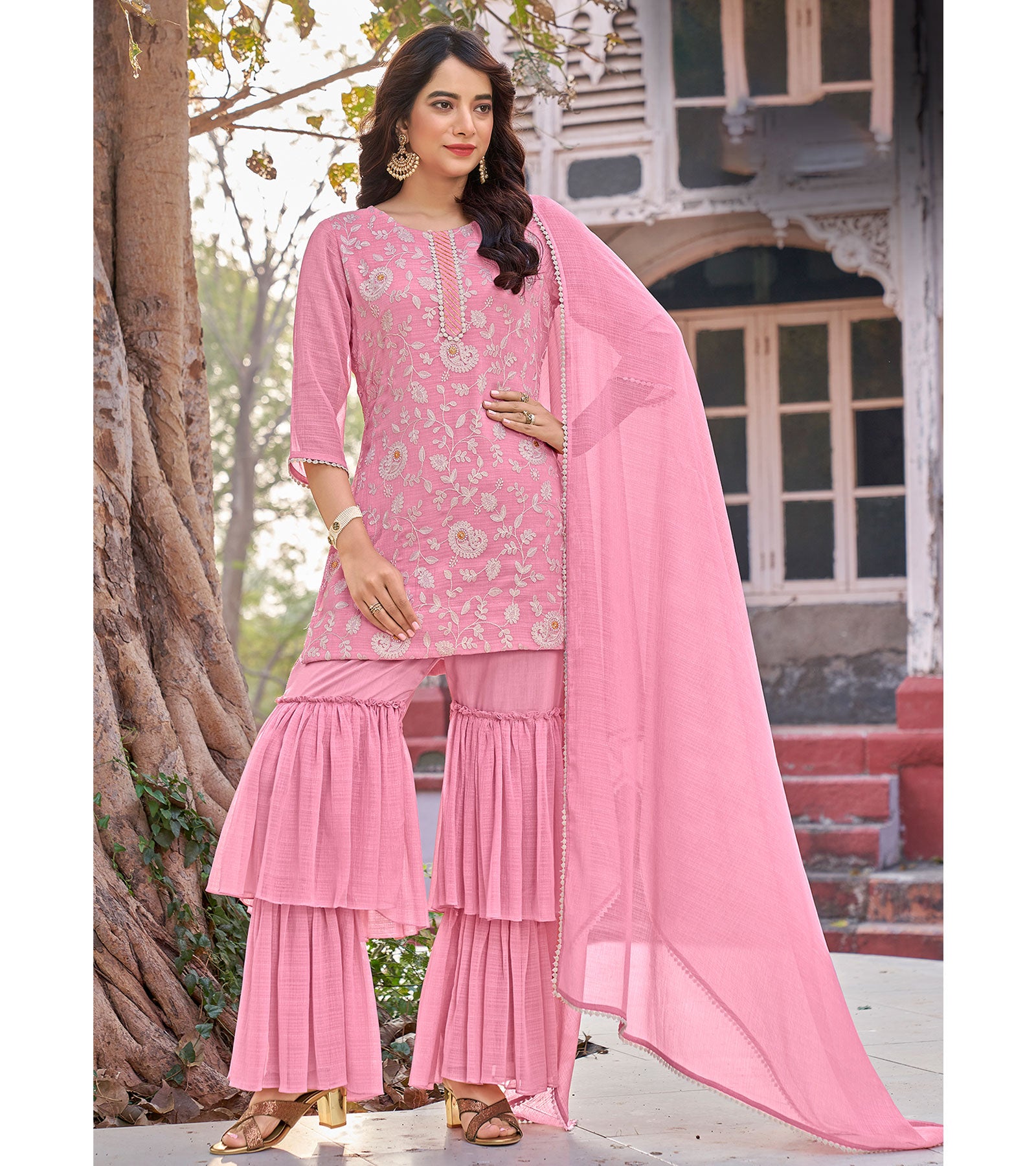 Adhisha Vichitra Bluse Pink Straight Cut Embroidery Kurti – Laxmipati  Sarees | Sale