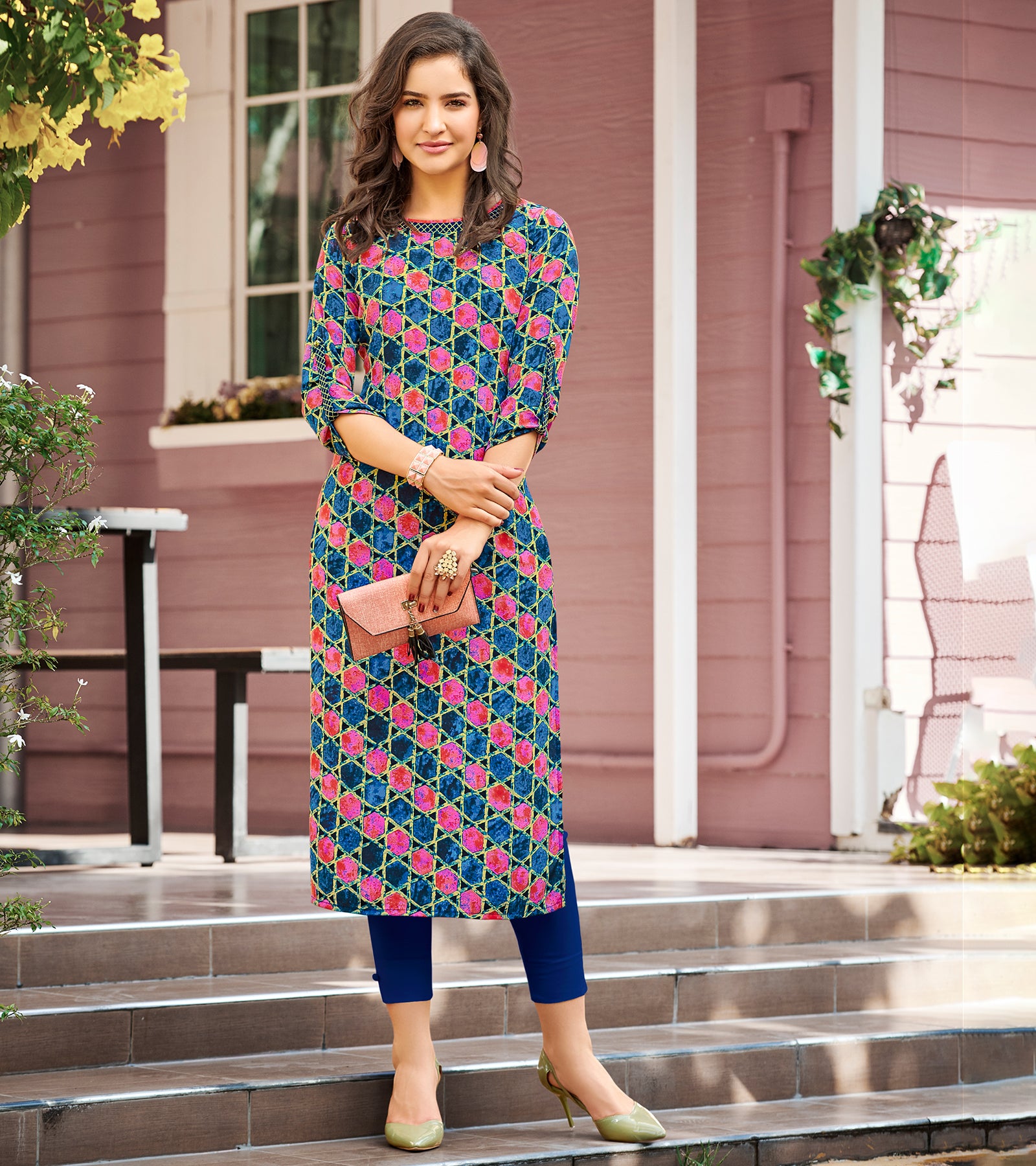 Buy American Crepe Kurtis, American Crepe Short Kurtis, Full Sleeves  American Crepe Kurtis in India at affordable prices. | Femme style, Femme,  Style indien