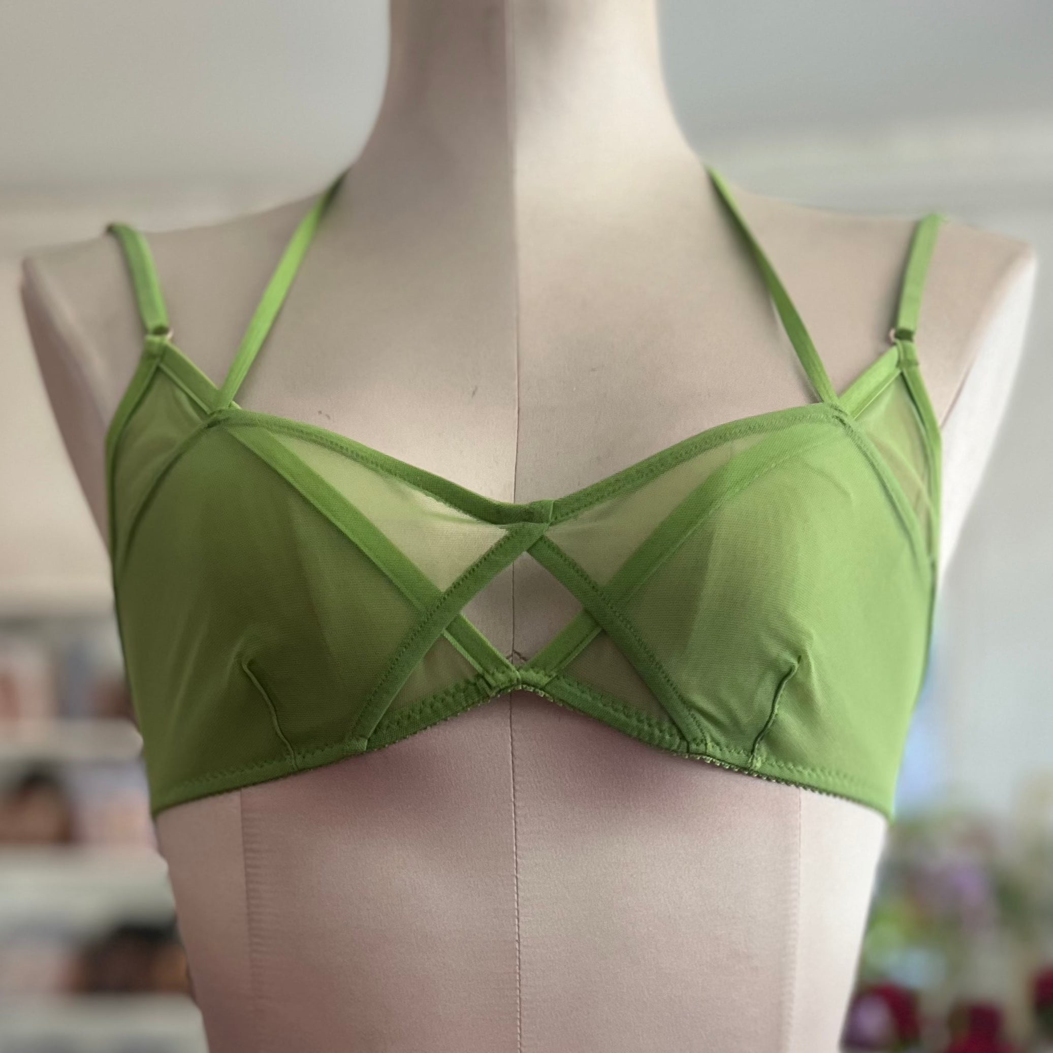 Soire Confidence Ultra Curvy Bralette - Verde Umbria – The Rack Shack