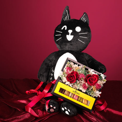 Cat-and-the-Fiddle-Cheesecake-Valentines-Day-Eternal-Love-Embrace-Box-500x500px.jpg__PID:1884190b-e274-49cd-961e-32ad01f3da4d