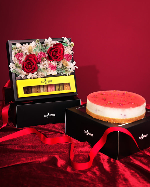 Cat-and-the-Fiddle-Cheesecake-Valentines-Day-Romantic-Symphony-Box.jpg__PID:d3bd4ba8-1f3b-436a-a0f8-10e1105deadb