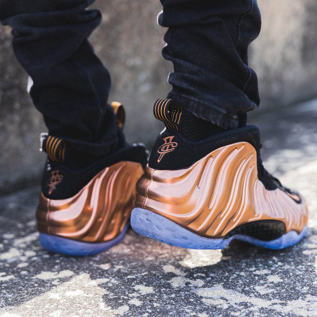 copper foamposite on feet