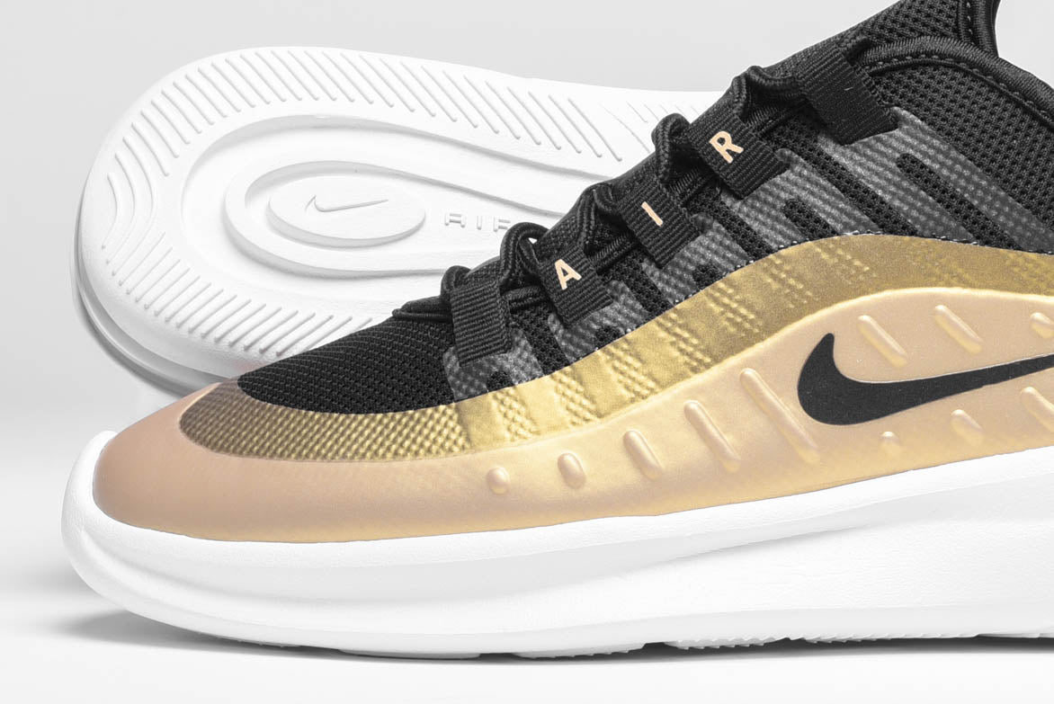 nike air max axis black and gold