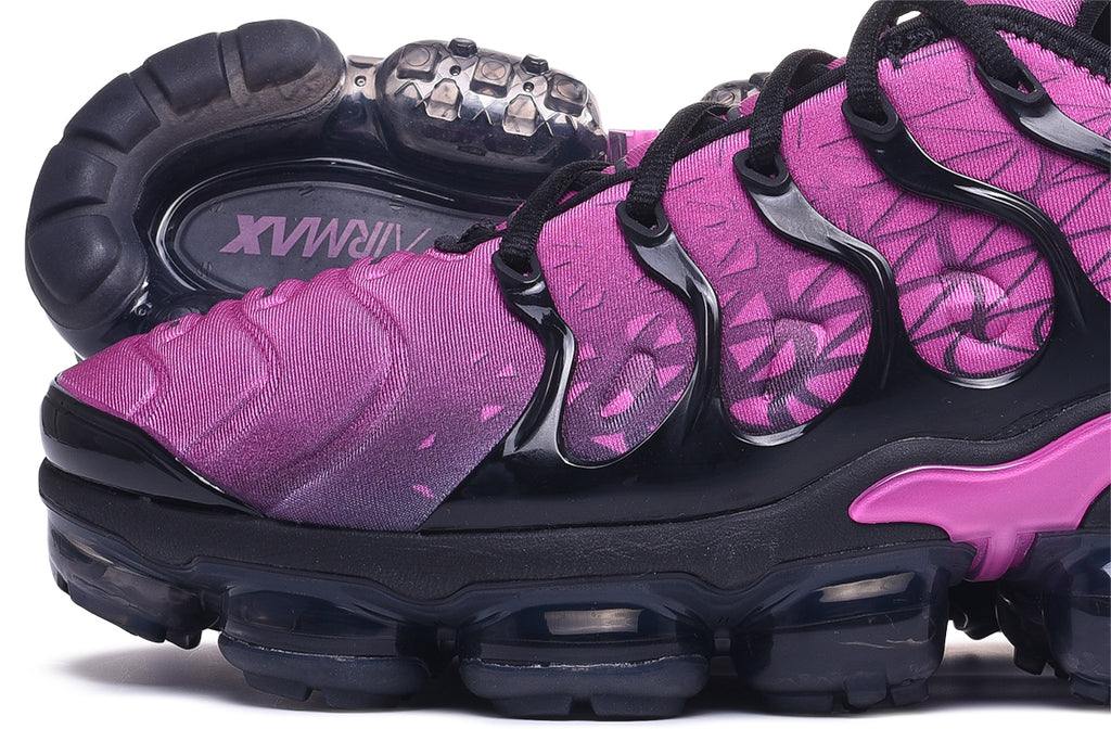 nike air vapormax plus geometric active fuchsia black