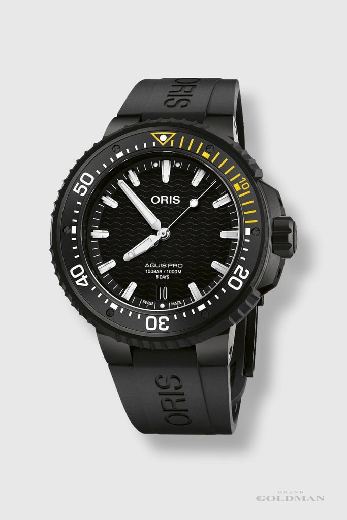 12. Oris Aquis Pro Date Calibre 400 Noir