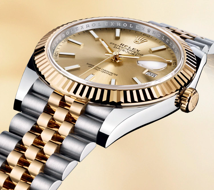 Rolex Oyster Perpetual Datejust, gris et or sur fond doré - Les meilleures montres Rolex dans lesquelles investir pour 2023 - PARADIS FISCAL - TAXHVN.COM