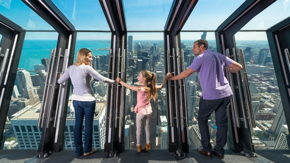 Chicago observation deck - Best indoor things to do chicago - GRANDGOLDMAN.COM