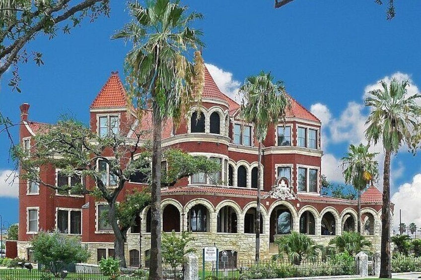 Galveston Mansions and Murder Walking Tour - Best things to do texas city - GRANDGOLDMAN.COM