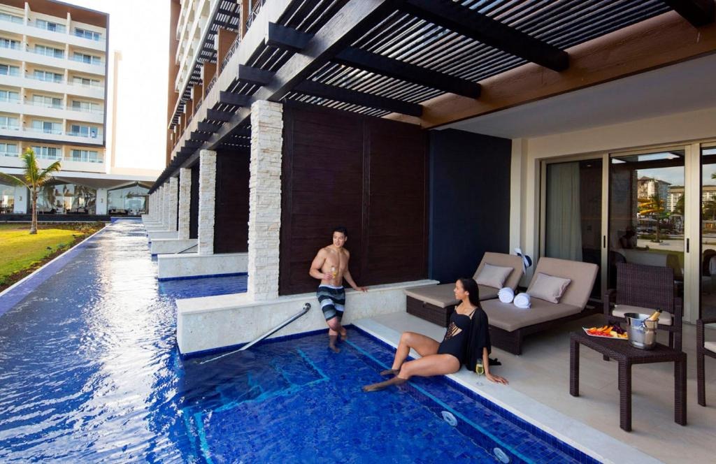 Royalton Blue Waters Montego Bay - Meilleur complexe tout compris avec chambre avec piscine en Jamaïque - GRANDGOLDMAN.COM