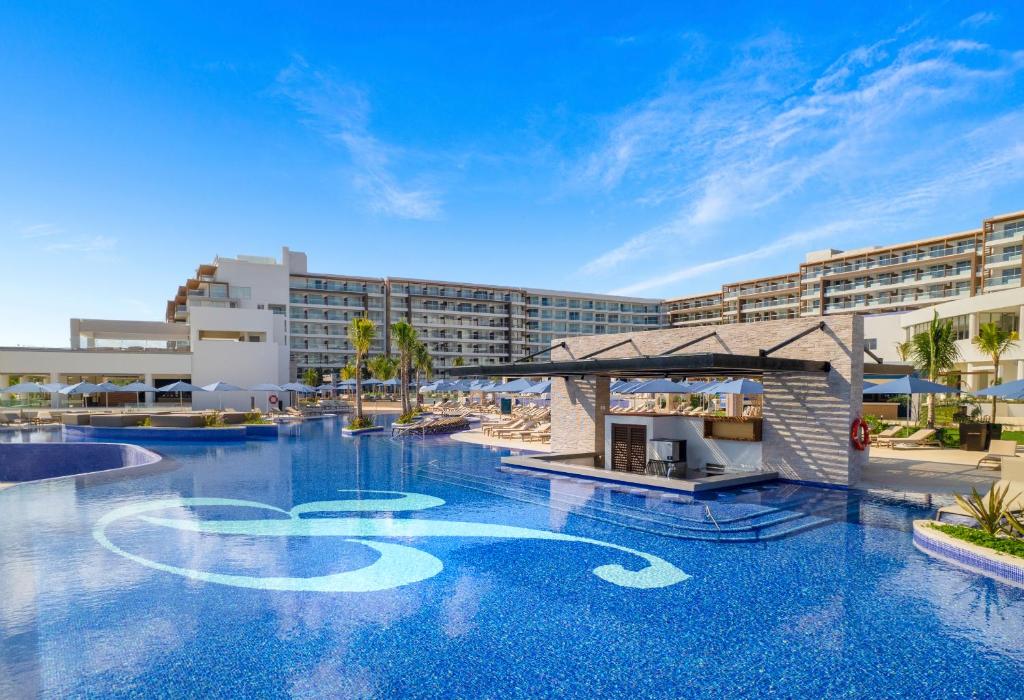 Royalton Splash Riviera Cancun - Best All Inclusive Resorts Brands - GRANDGOLDMAN.COM
