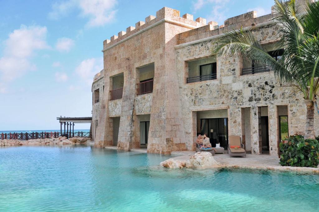 Sanctuary Cap Cana - Les meilleurs complexes hôteliers tout compris des Caraïbes avec chambres dans la piscine - grandgoldman.com