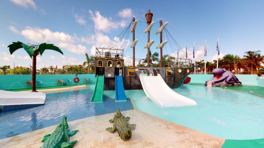 Seadust Cancun Family Resort - Best All Inclusive Resorts With Water Parks in MEXICO