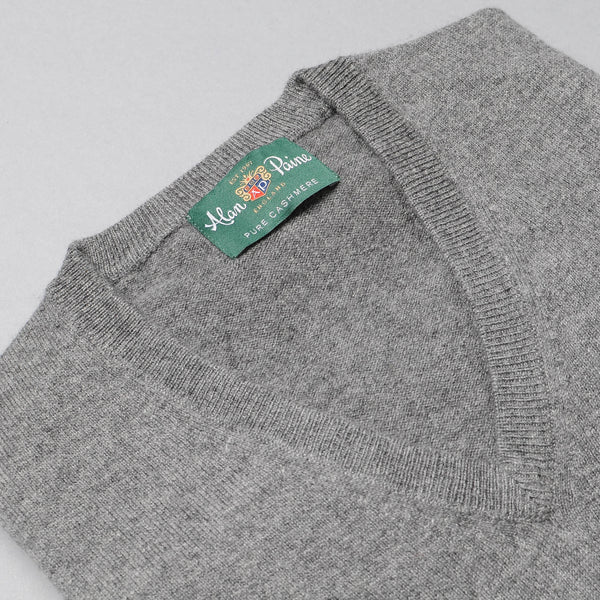 Men's V-Neck Sweaters  Alan Paine Knitwear USA – Alan Paine USA