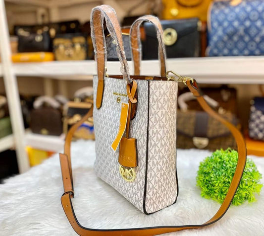 BXU LV 055 Small White Sling Bag – Onlykikaybox