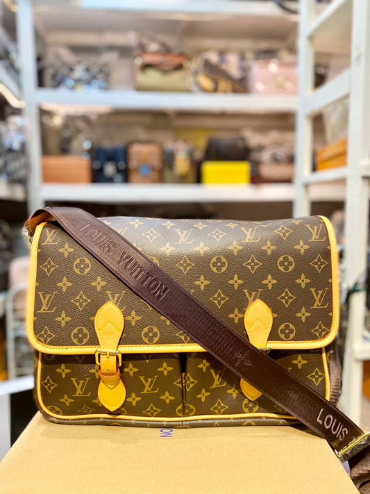 Vintage LV Bag Review- Louis Vuitton Sac Gibeciere MM Review