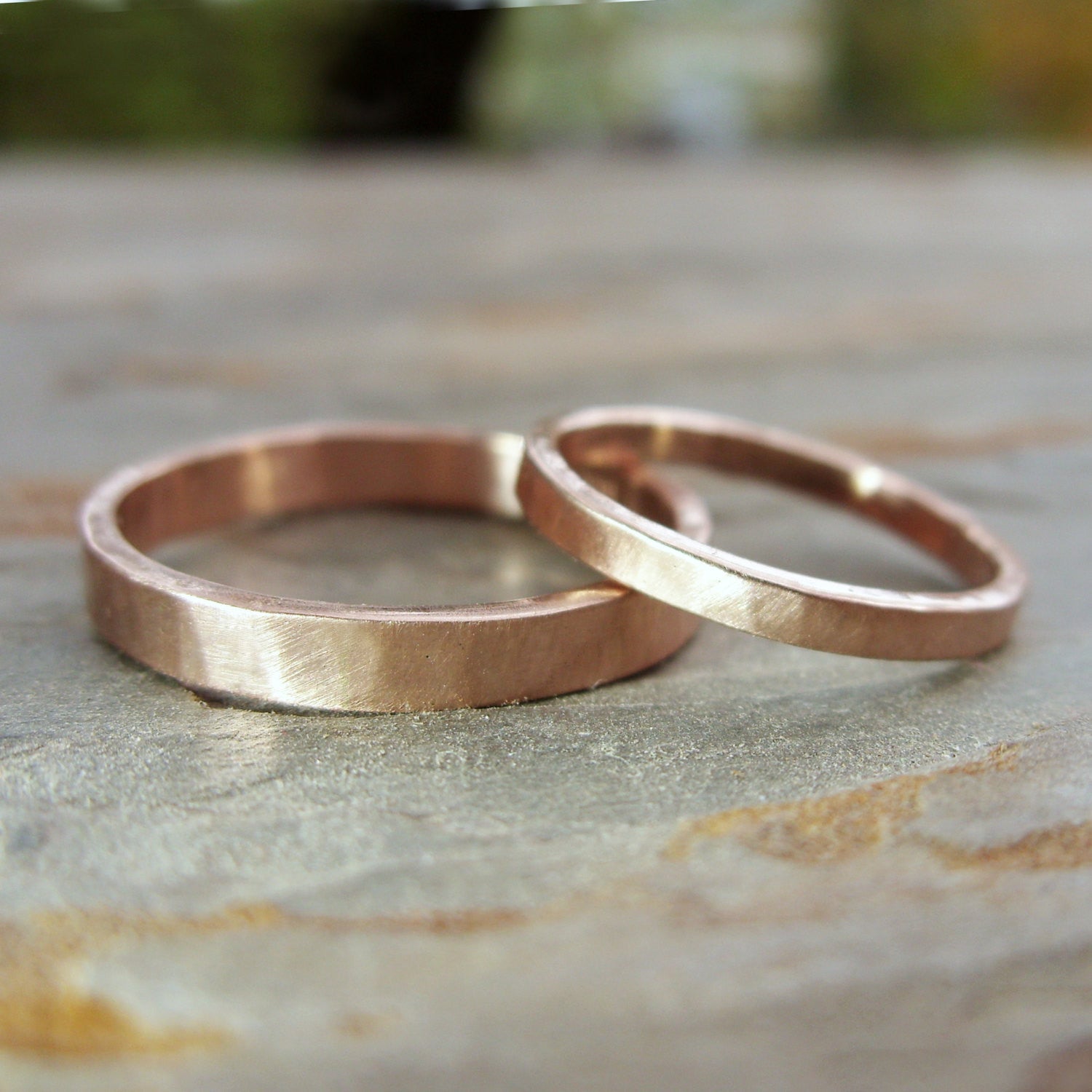 Hammered Matching Wedding Band Set in 